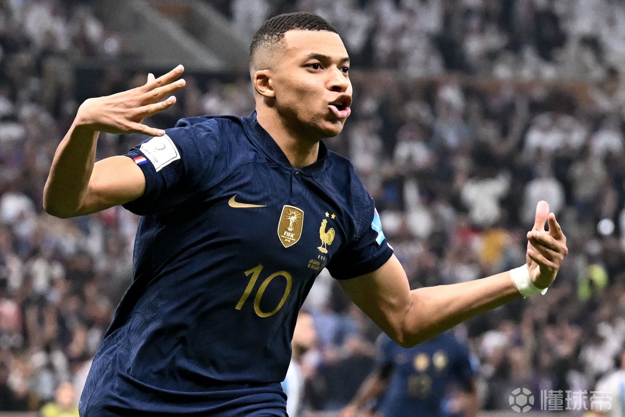 太阳报：利物浦旧将迪乌夫因拒付子女抚养费，正面临入狱风险