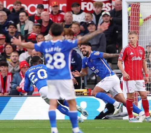 乐高推出1：1世界杯官方奖杯模型，售价为199.99美元