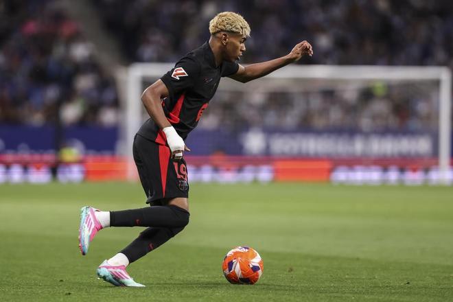 加西亚：处境艰难时是新教练组帮全队稳住心态，最终完成保级