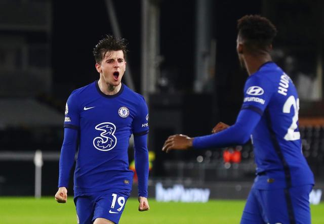 梅西路过回家，重返巴萨诺坎普球场。1800w点赞。