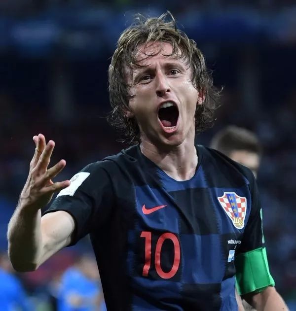 替补球员凯恩梅开三度 拜仁5‑0血洗斯图加特