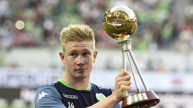 意甲球员在第12轮比赛中涂上红色面彩，向针对女性的暴力说不